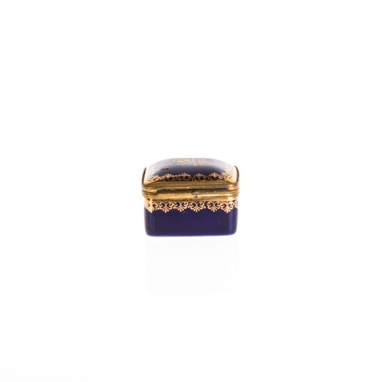 Mid Century French Limoges Cobalt Gilt Porcelain Pill Box photo Home Decor
