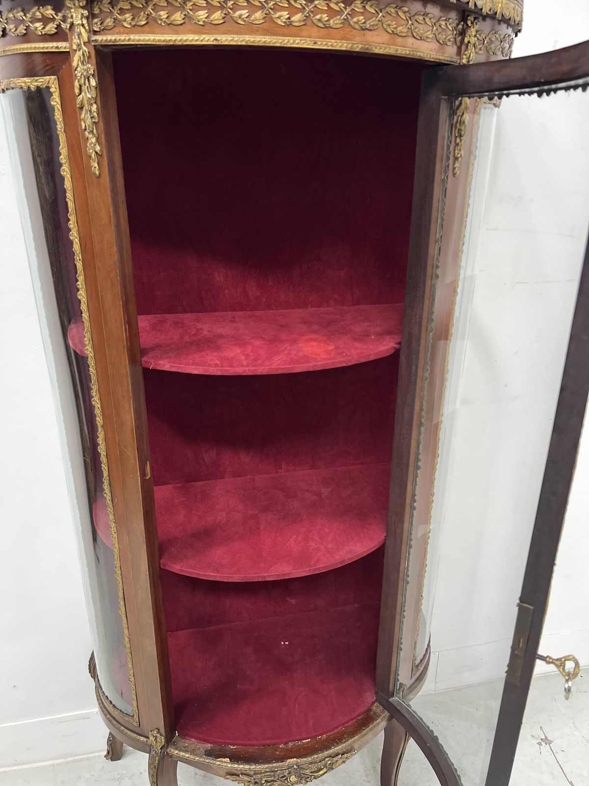 Napoleon III Style Curved Display Case In Mahogany And Veneer, 20th Century photo Furniture