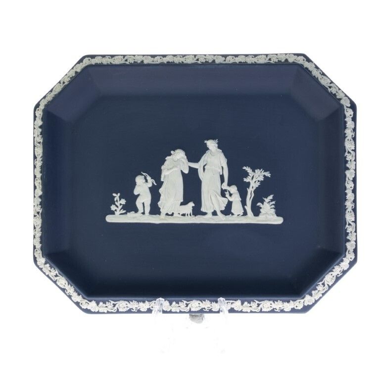 Wedgwood Portland Blue Ceramic Porcelain Neoclassical Bas Relief Cameo Tray