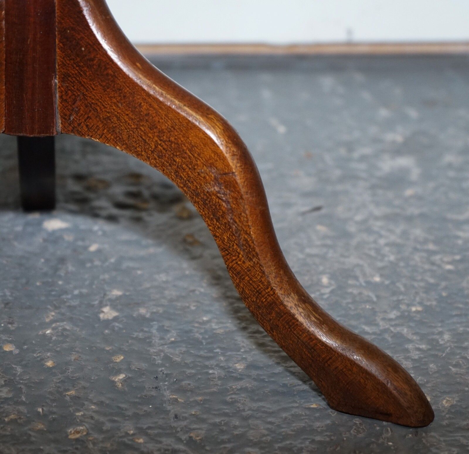 Lovely Vintage Brown Gold Leather Top Plant Wine Side Stand On Tripod Feet photo vinterior