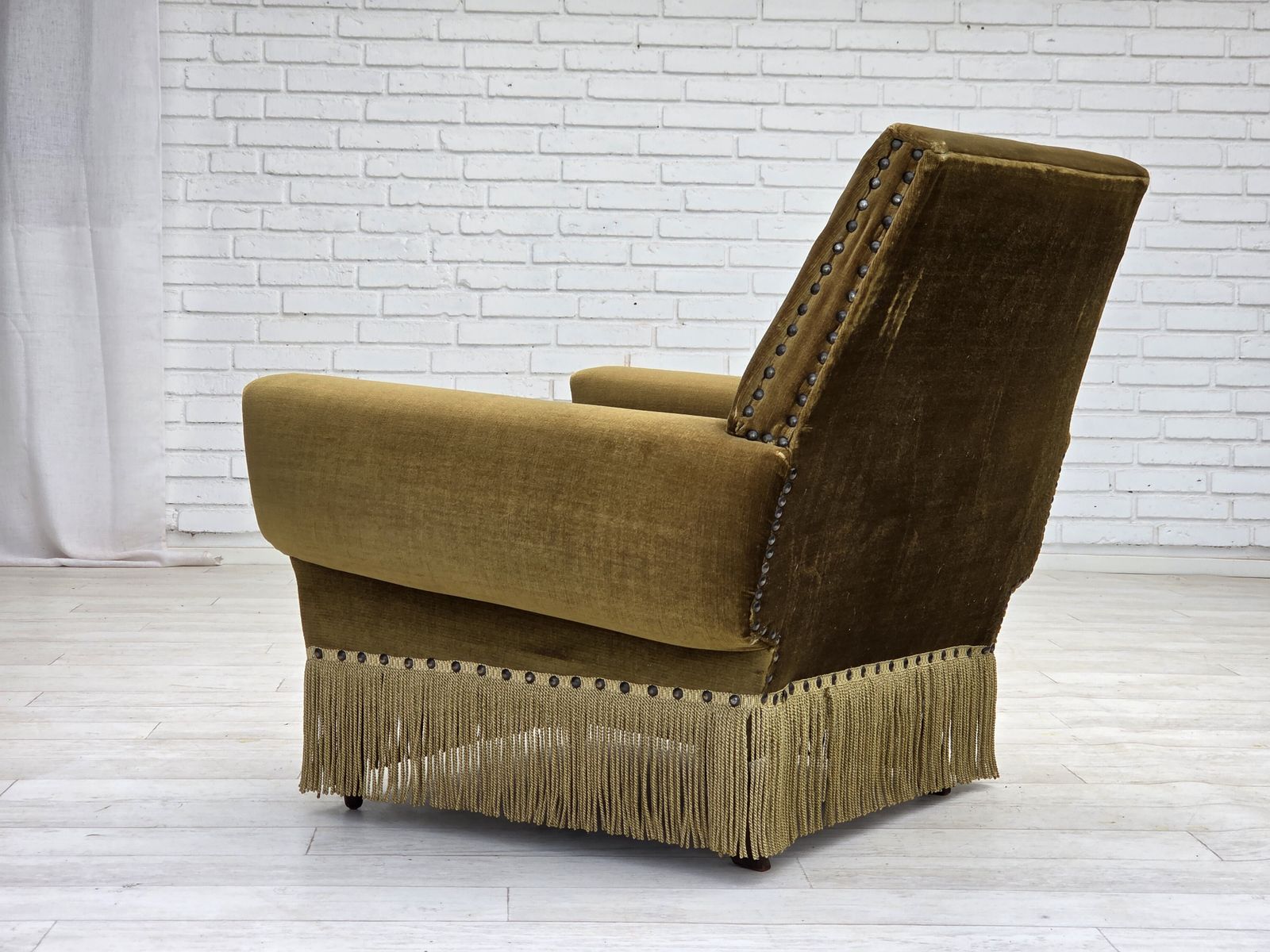 Meubels Jaren 1970, Deense Fauteuil, Groen Meubelvelours, Essen Houten Poten. photo
