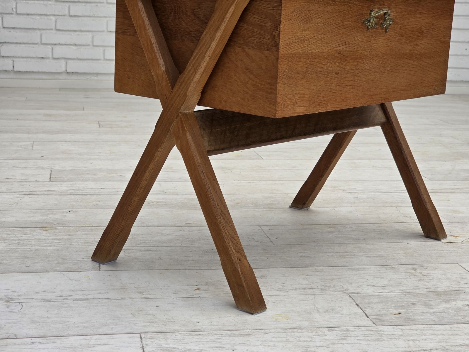 Scandinavisch Bijzettafeltje Met Lade, Ca. Jaren 1970. Massief Eikenhout, Teakhout. photo furniture