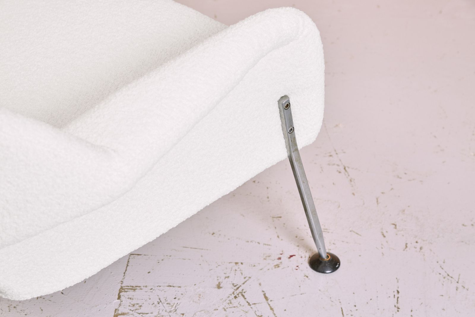 photo vintage Vintage Ernest Race Heron Arm Chair And Footstool In White Boucle Wool   Mid Century Mcm