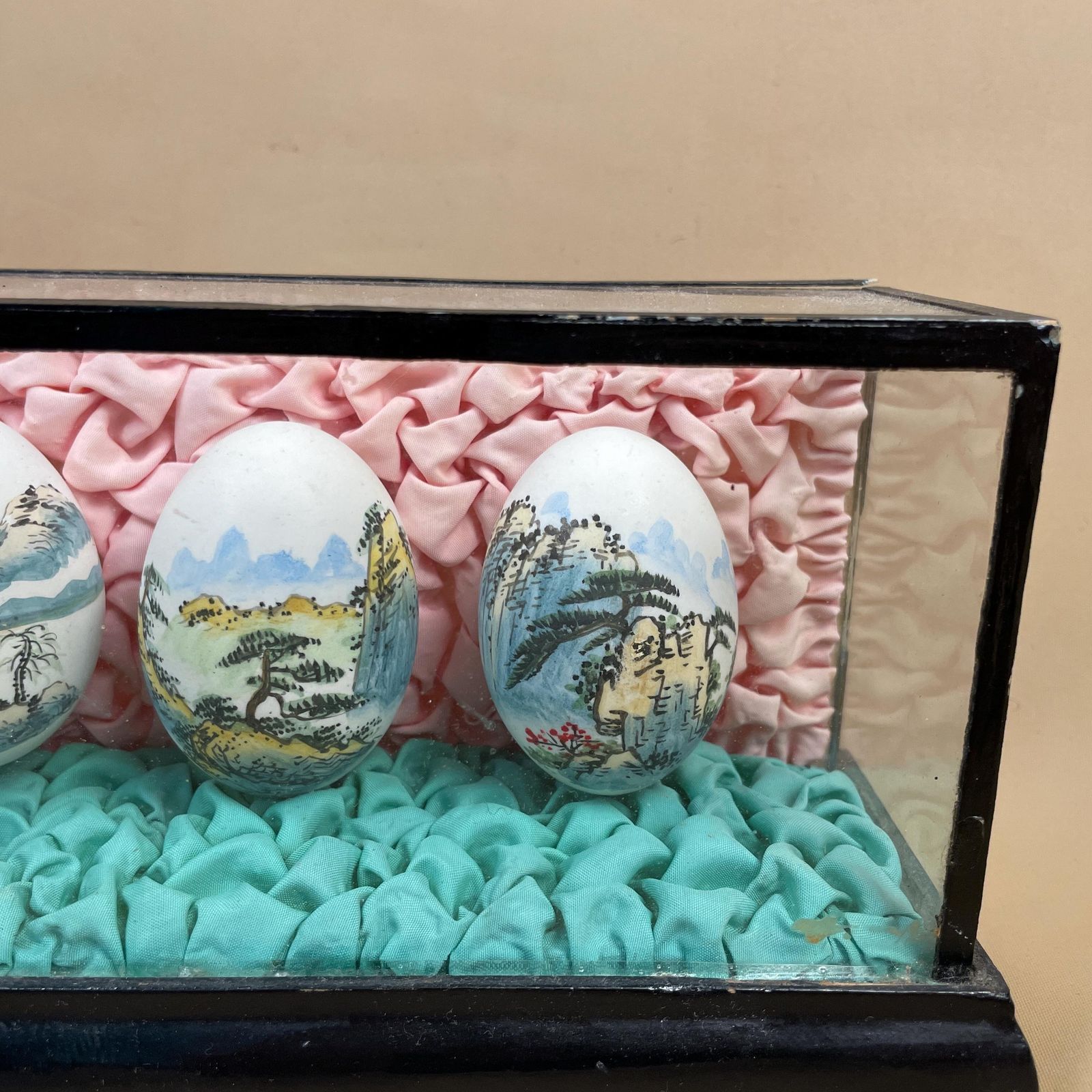 Trio Of Oriental Chinese Hand Painted Eggs Glazed Display Case Hand Decorated Small 3x Three Blue Blue Decoration 20th Century photo Home Decor