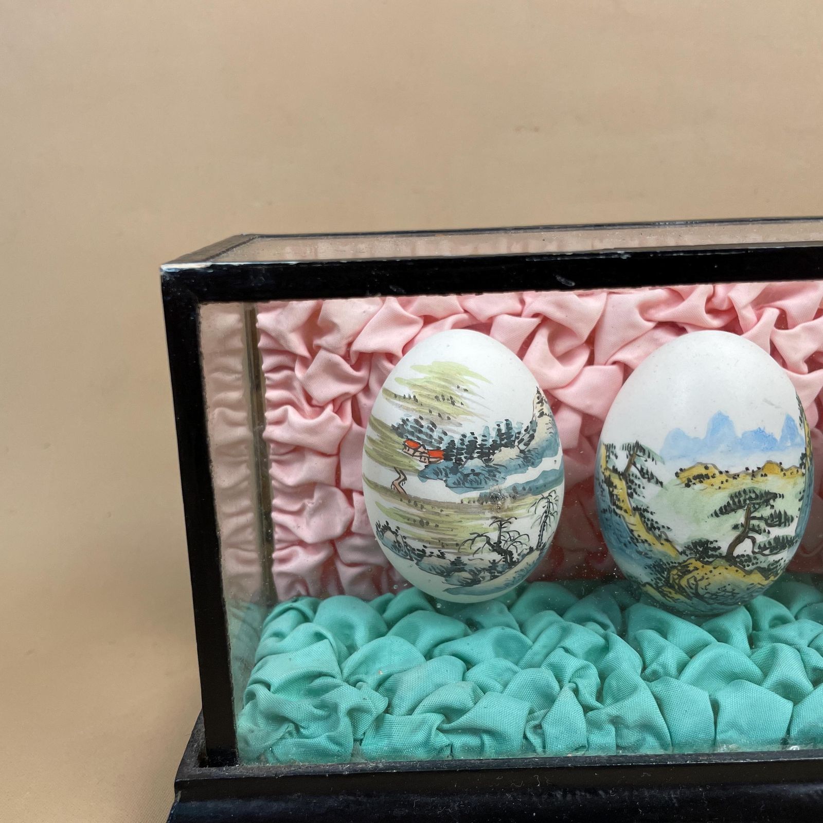 Trio Of Oriental Chinese Hand Painted Eggs Glazed Display Case Hand Decorated Small 3x Three Blue Blue Decoration 20th Century photo vinterior