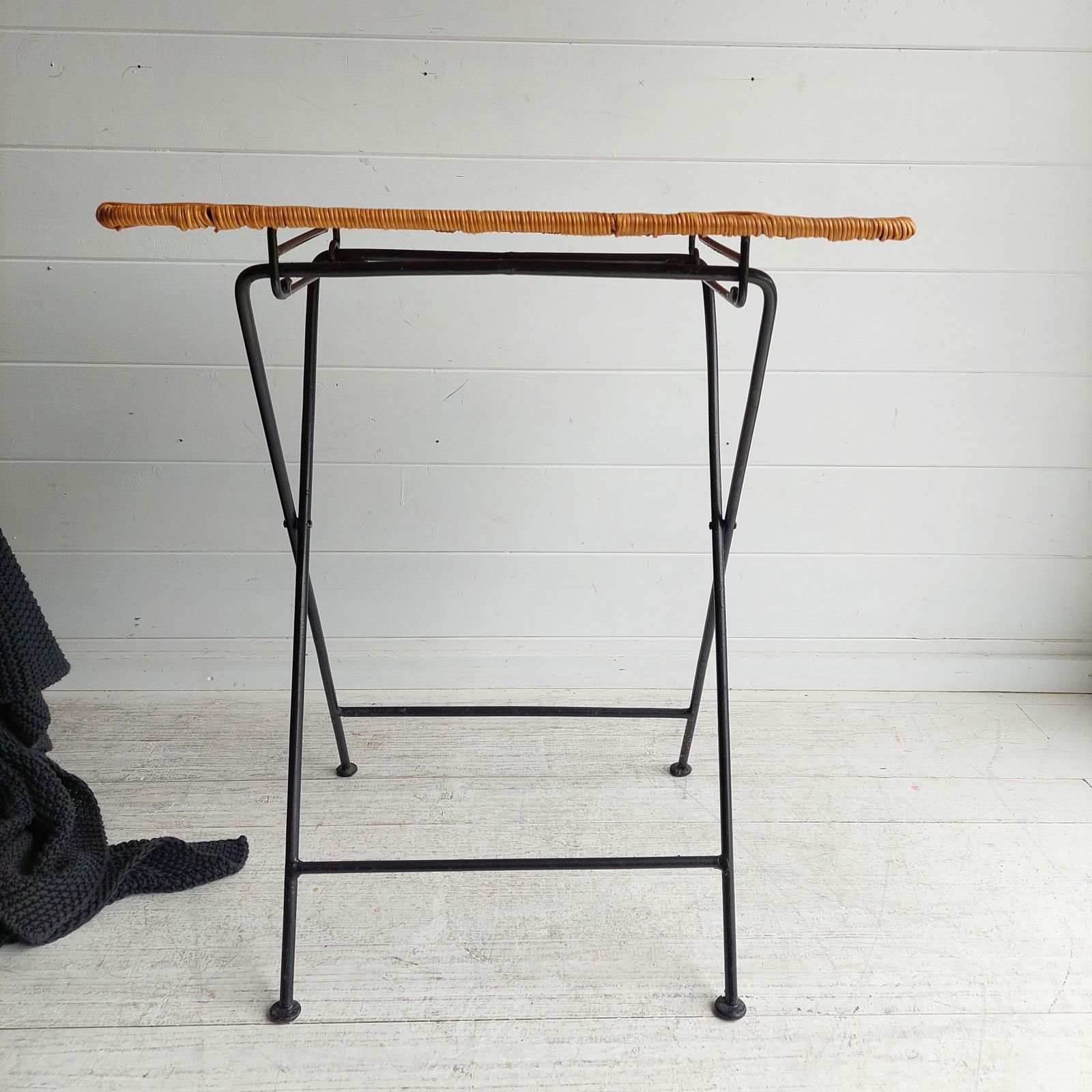 photo vintage Mid Century Vintage Metal Iron And Wicker Rattan Folding Side  End  Bistro Table France  50s