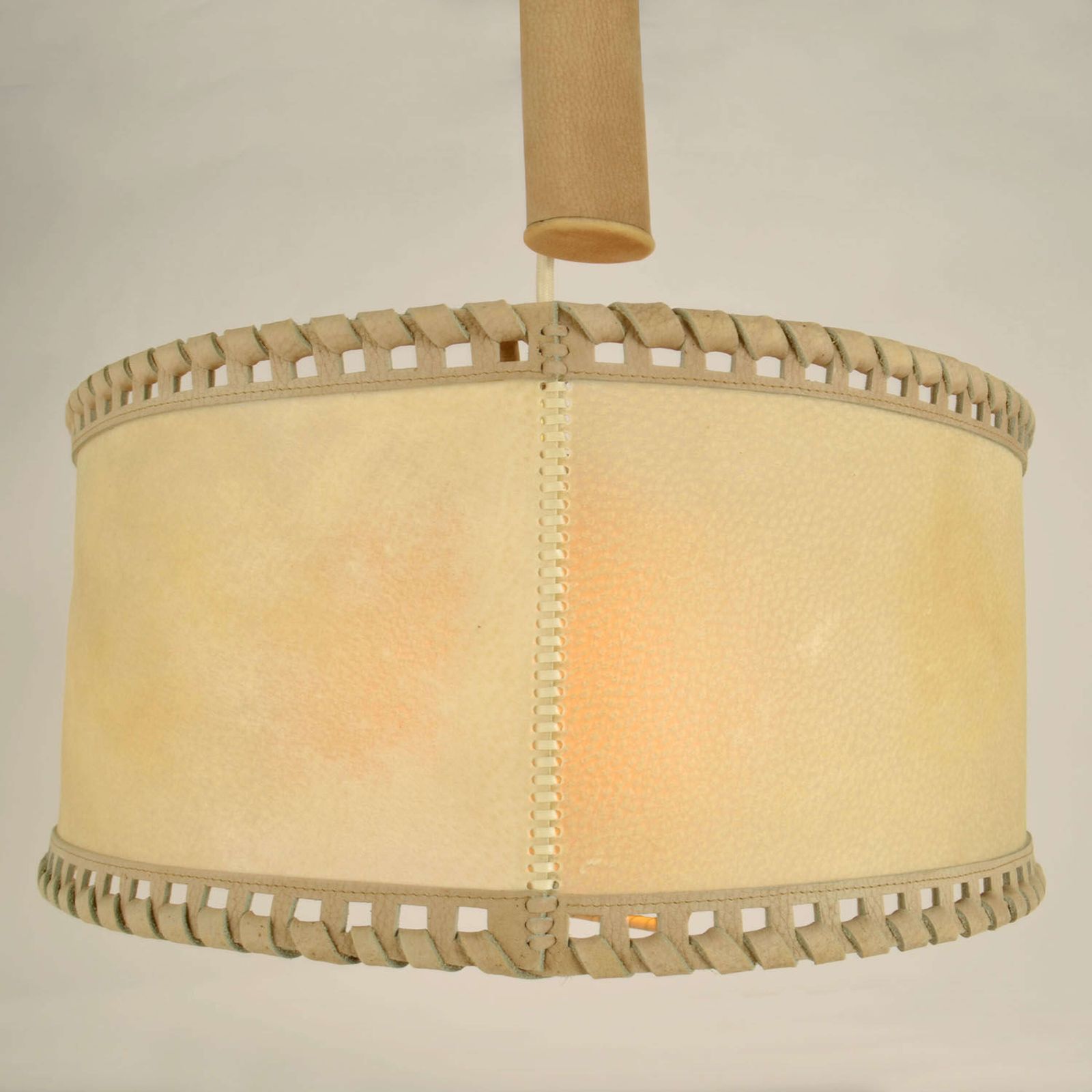 photo vinterior Counterbalance Pendant Lamp 1960's In Parchment And Beige Leather