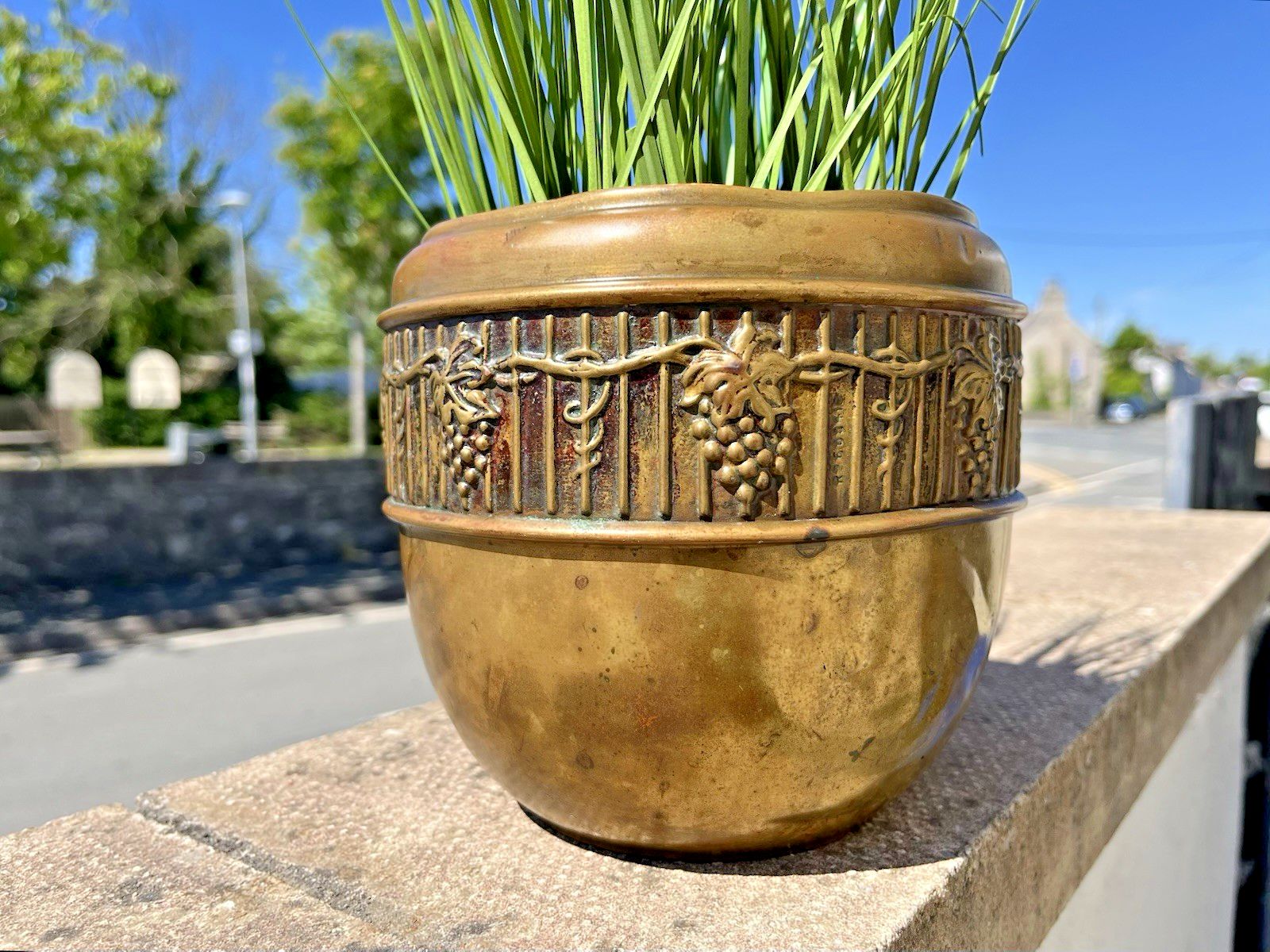Antique English Arts & Crafts Brass Grapevine Leaf Berry Planter Plant Cacti Pot photo for sale