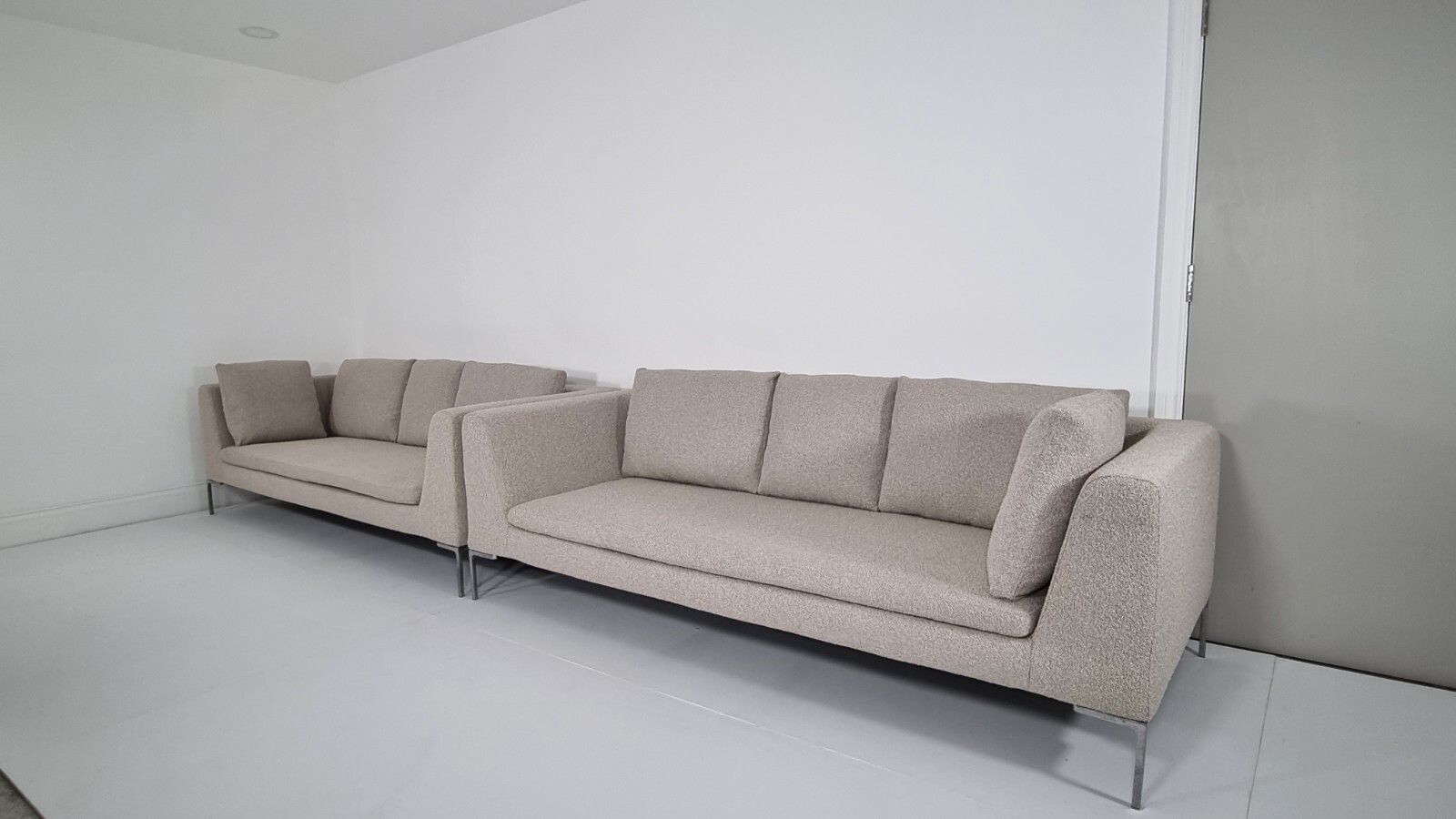 photo vinterior Bb Italia Pair Of Charles Sofas In Grey Boucle With Hues Of Honey In Excellent
