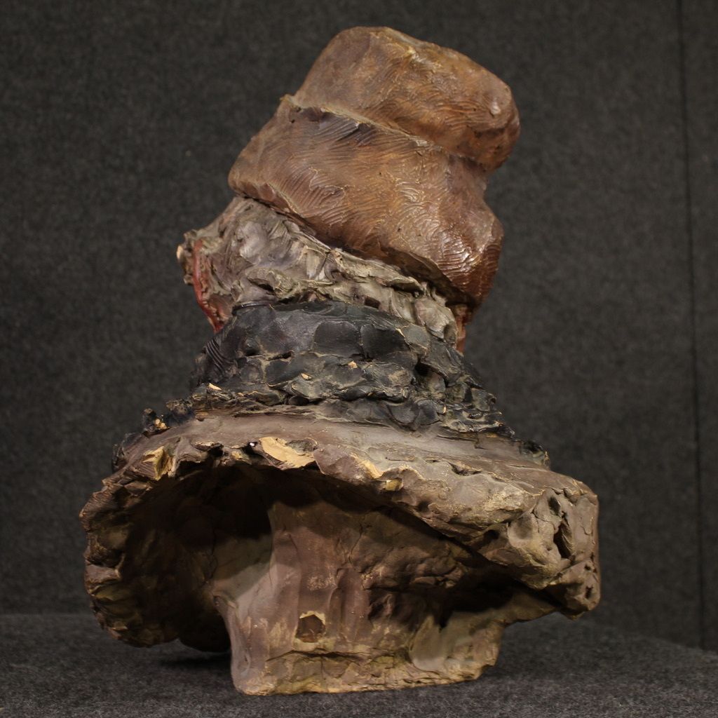 photo furniture Italiaans Terracotta Beeld Van Een Visser, 20e Eeuw