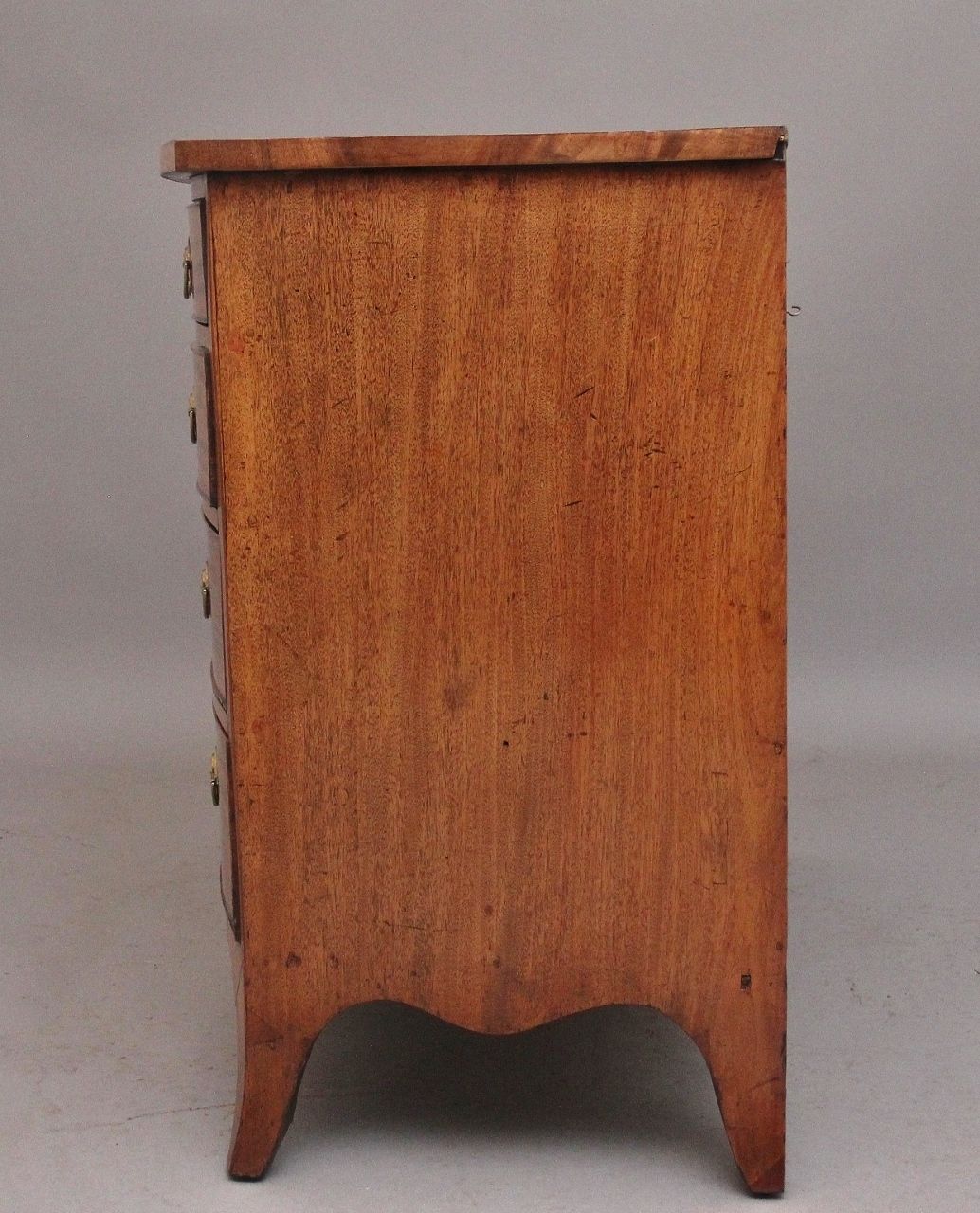 photo furniture 19th Century Mahogany Bowfront Chest