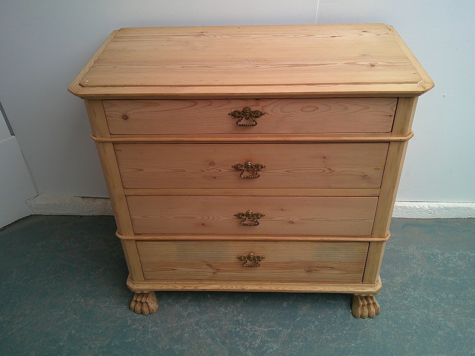 A Lovely Victorian Pine 4 Drawer Claw Foot Chest Of Drawers To Wax/Paint photo 695.0