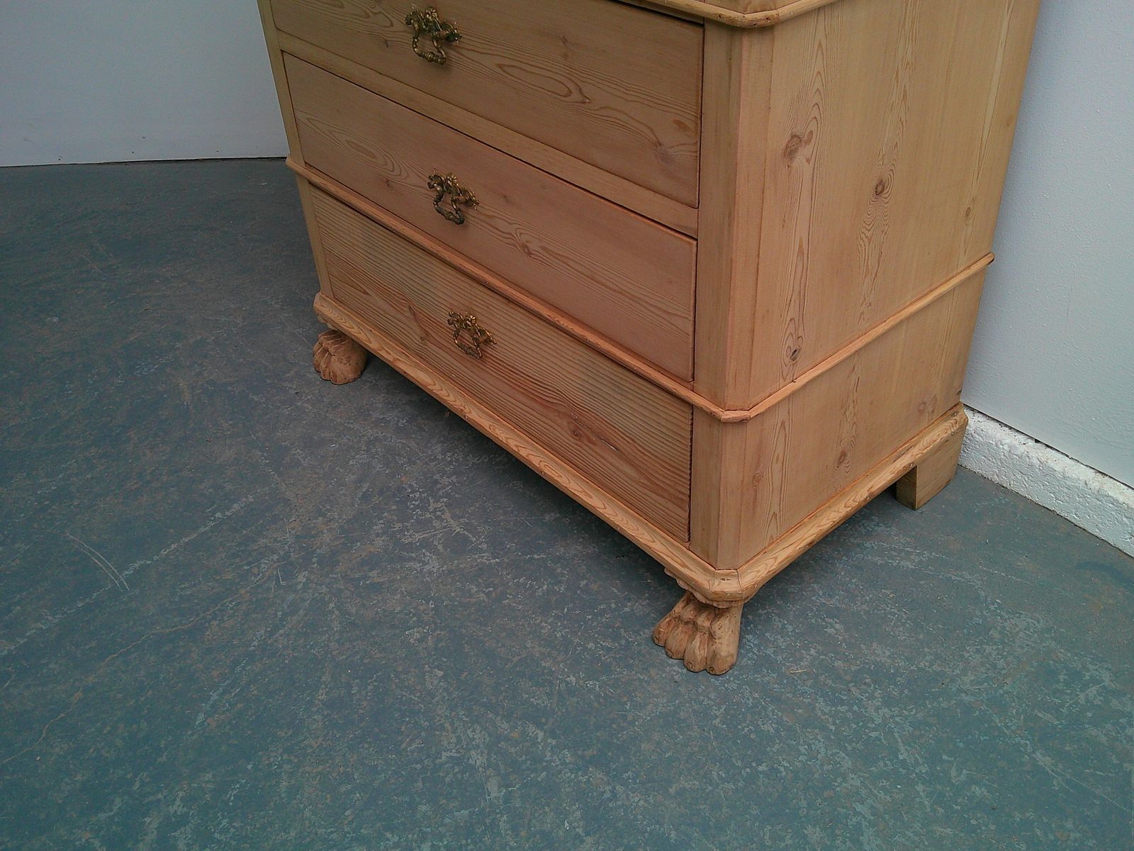 photo for sale A Lovely Victorian Pine 4 Drawer Claw Foot Chest Of Drawers To Wax/Paint