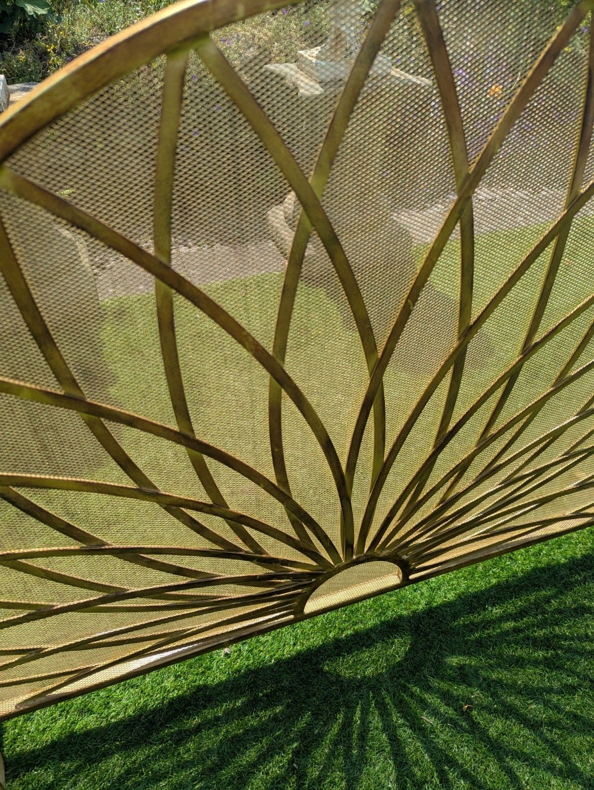 Decorative Brass Mid Century Art Nouveau Style Fire Screen Delivery Available 0132. photo 695.0