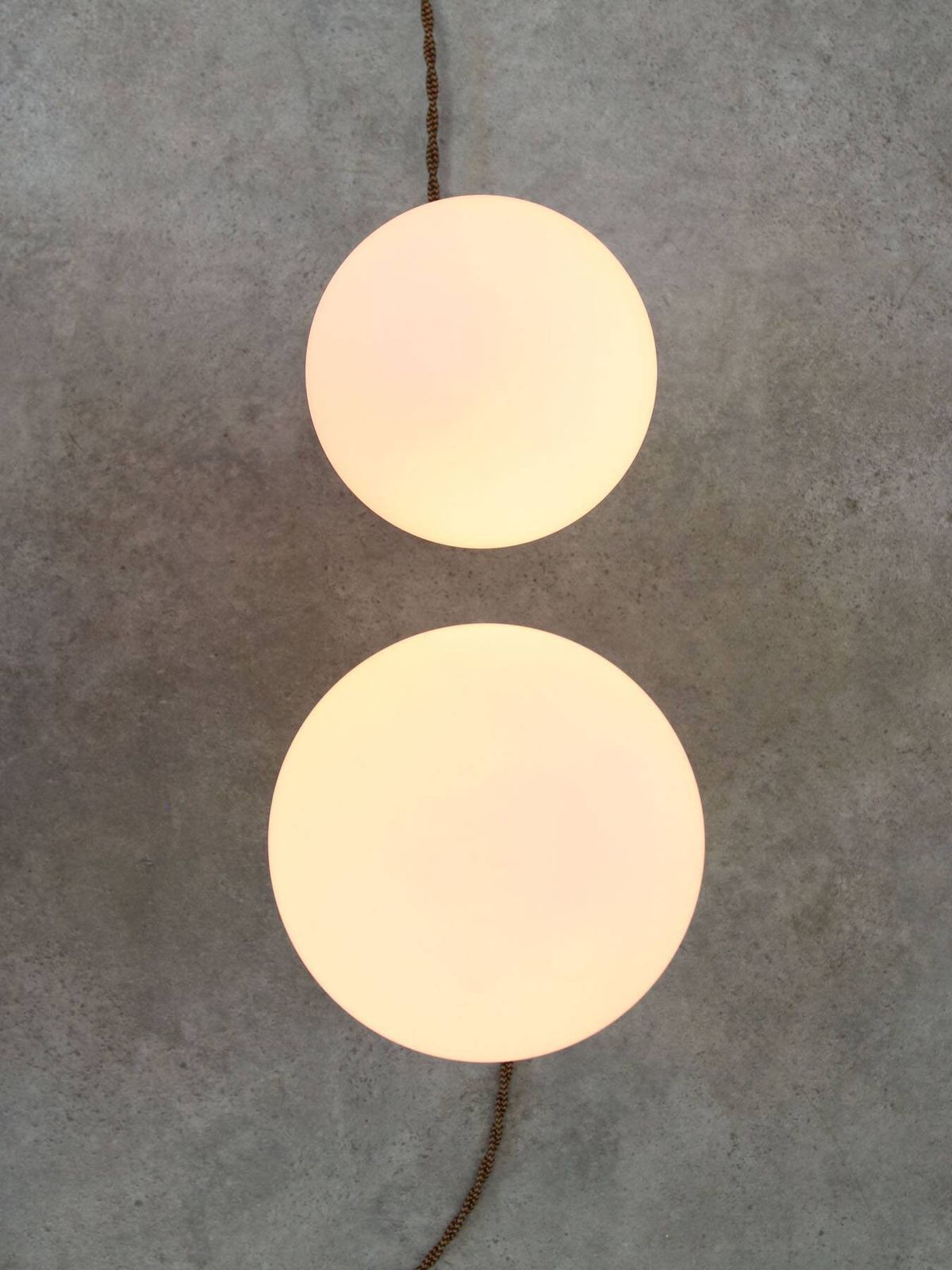 photo for sale Vintage Italian Ceramic Table Lamps In Salmon Ceramic And Opaline, Set Of 2