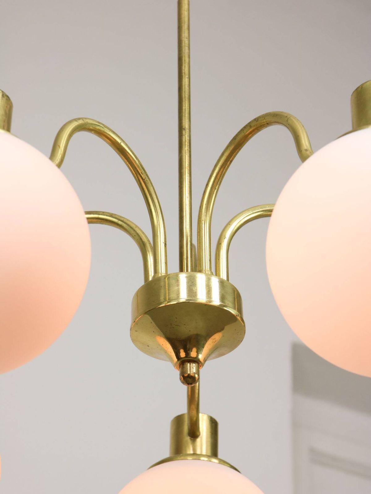 photo furniture Italian Mid Century Modern Chandelier In Brass And Opaline Glass, 1960s