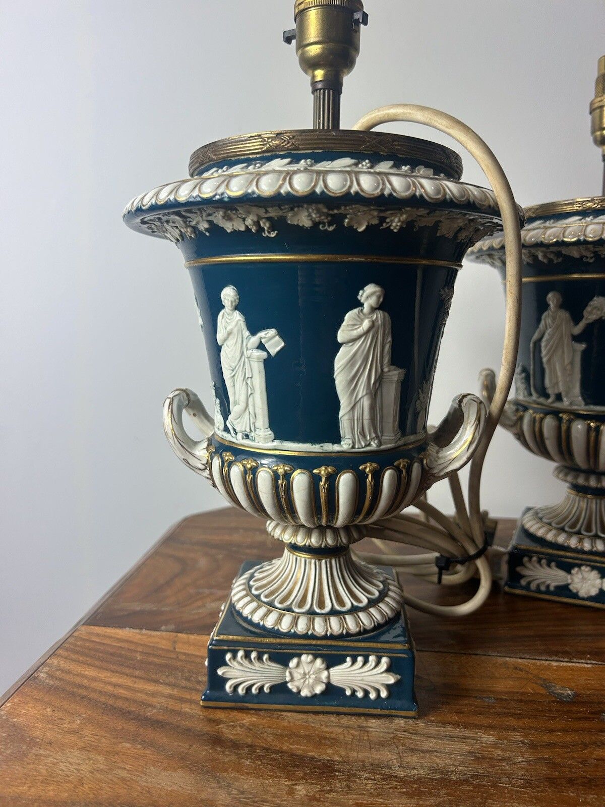 photo vinterior Wedgwood Large Borghese Vase Victoria Ware Queensware Lamp Pair