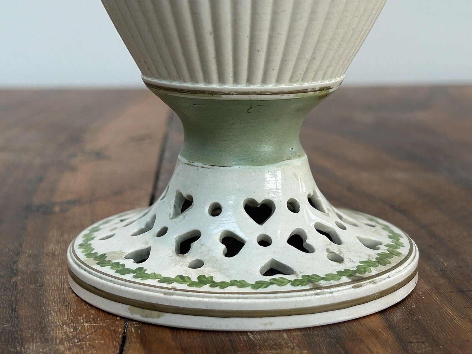 Wedgwood Creamware Pedistal Julius Caesar Vase photo buy