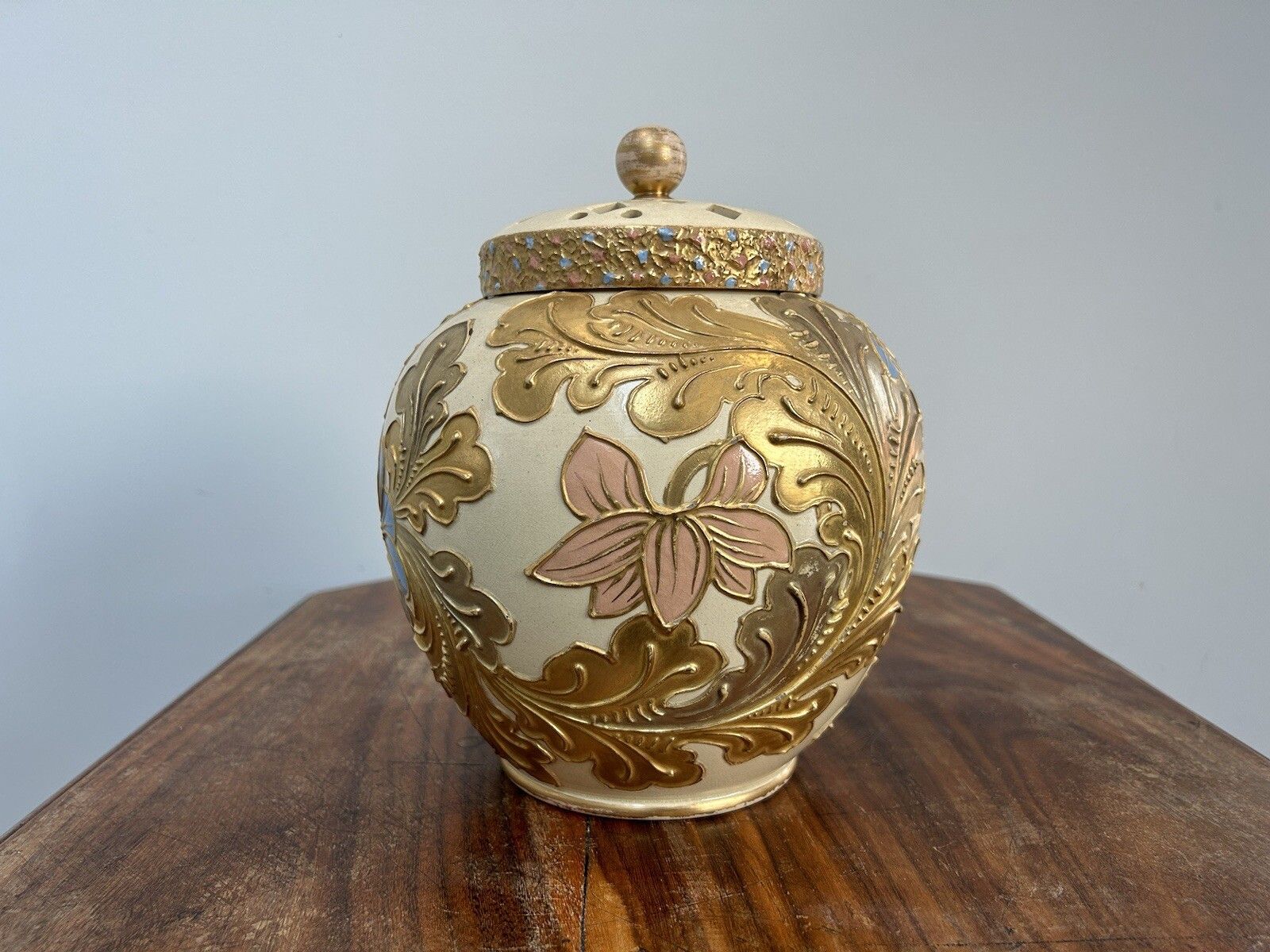 Wedgwood Golconda Ware Bulbous Lidded Vase Ceramic Wedgwood photo Home Decor