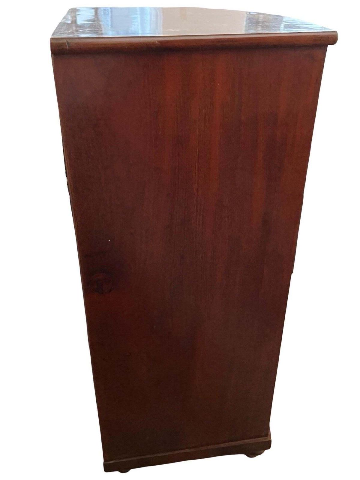photo furniture Victorian Mahogany Bow Front Chest Of Drawers, Ca. 1860