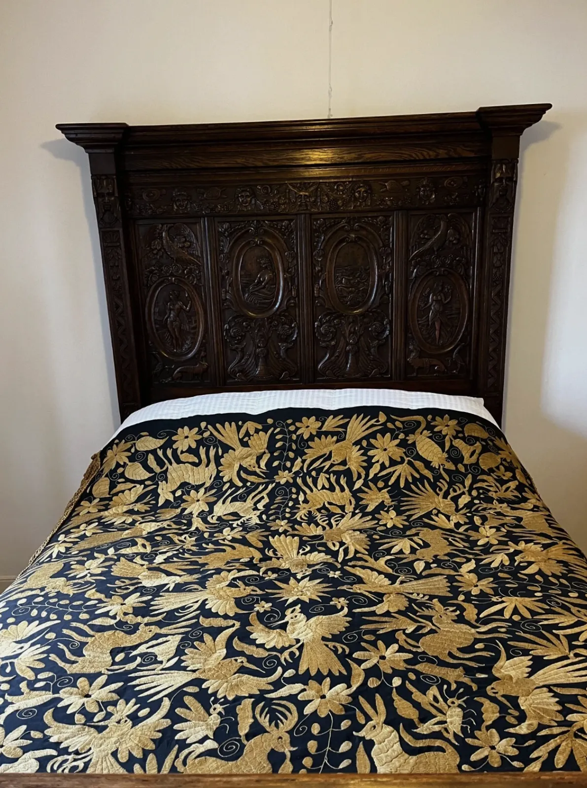 photo furniture Unique Antique Oak Carved Bed