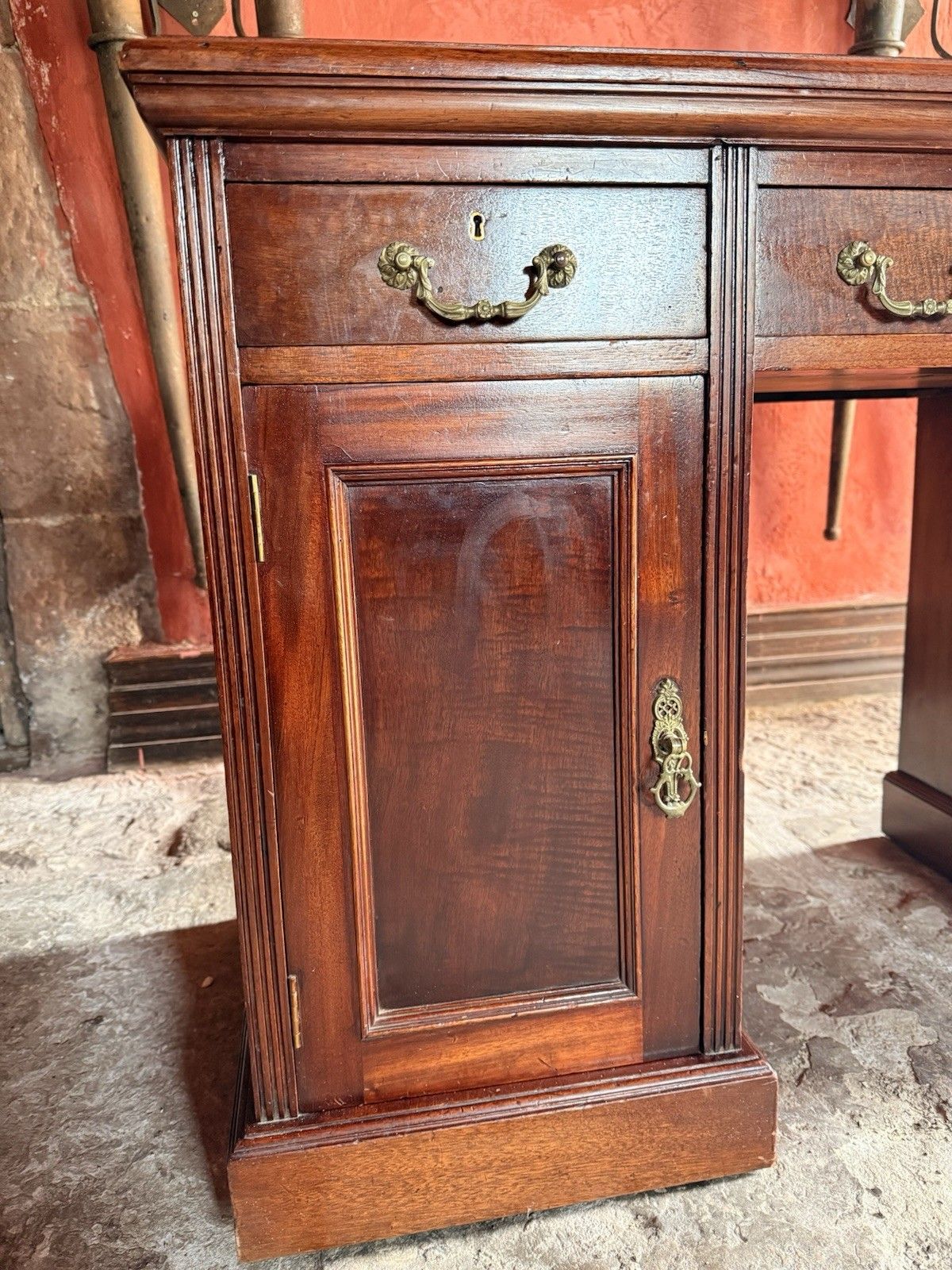 photo furniture Original English Antique Mahogany Red  Leather Office Pedestal Desk Circa 1800's