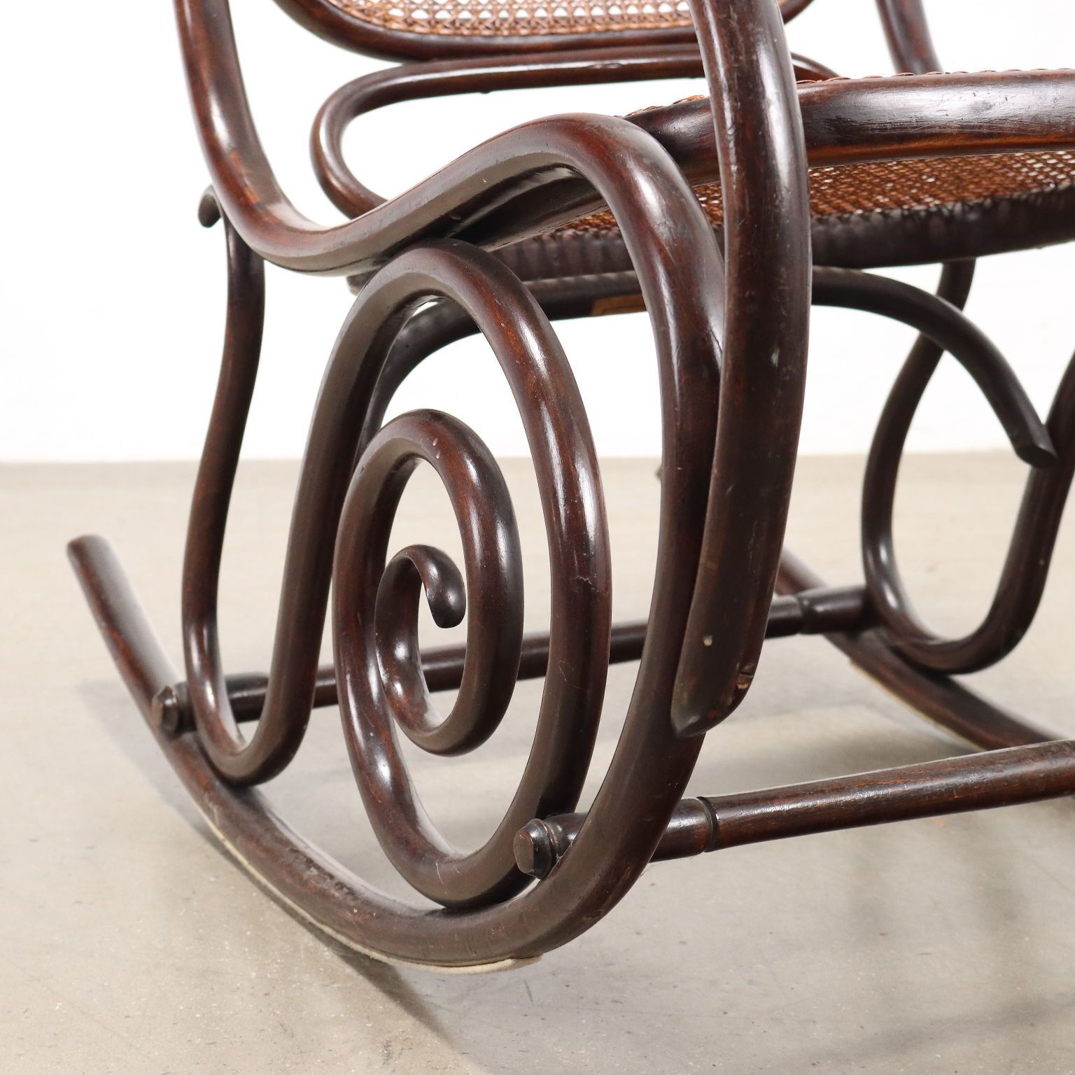 Rocking Chair Thonet Style Art Nouveau Austria XX Century photo vinterior