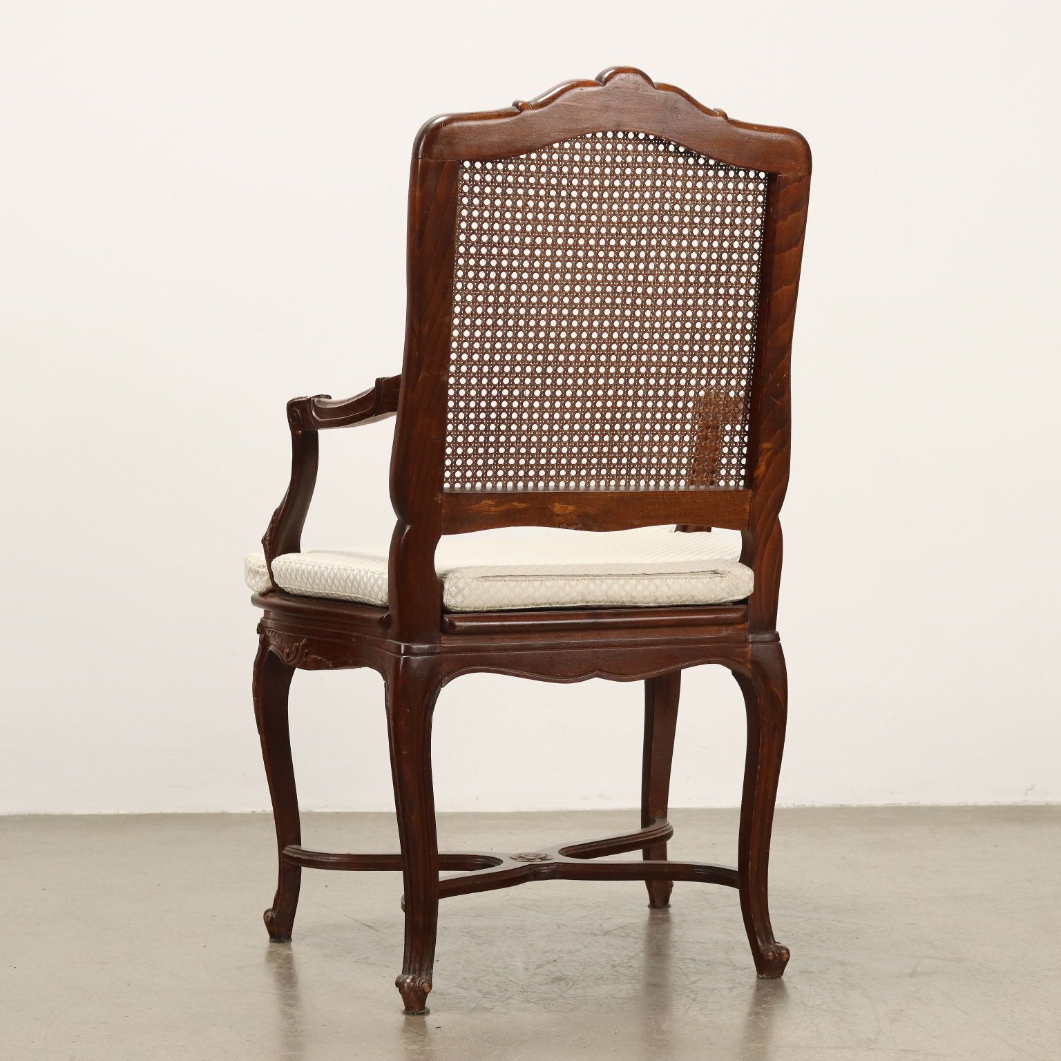 photo furniture Armchair Baroque Style Beech France XX Century
