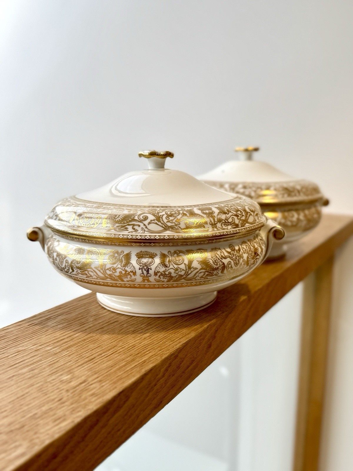 photo vinterior Vegetable Tureen With Lid Wedgwood Gold Florentine Green Urn Backstamp
