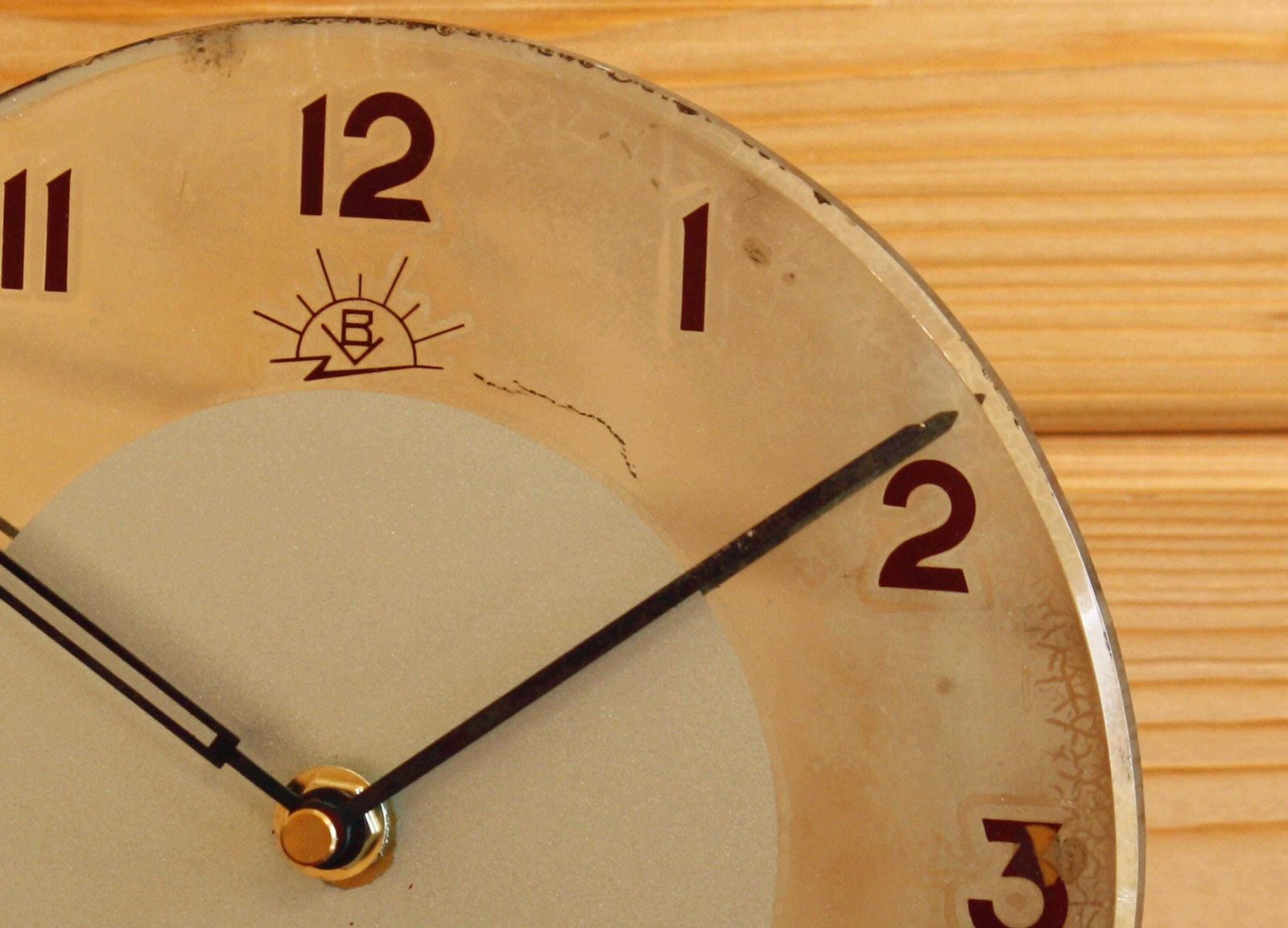 Vintage French Mantel Clock   21cm Glass Clock Retro Mid Century Art Deco Desk Clock Off The Wall Clocks photo Home Decor