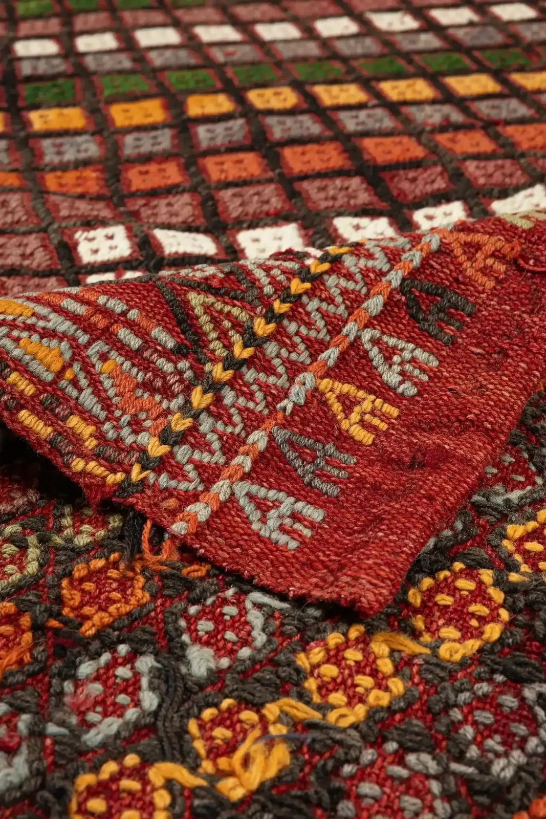 Uşak Vintage Kilim 135x135cm, 1960s photo vinterior