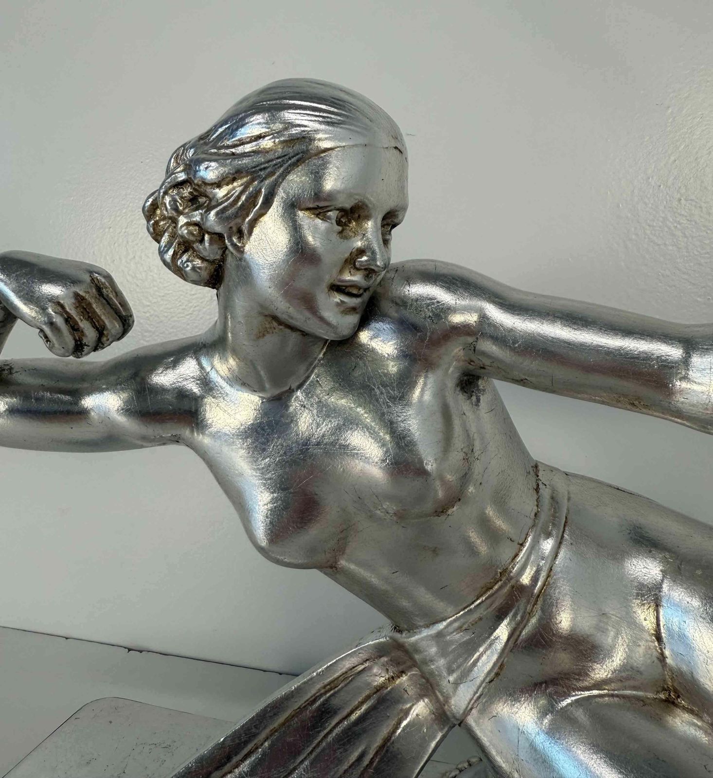 Diana The Huntress – Art Deco Silver Leaf Sculpture By Salvatore Melani, 1930s photo vinterior