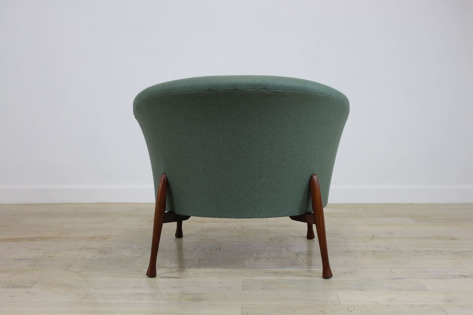 photo furniture Guy Rogers Low Back Frisco Bay Single Chair Re Upholstered