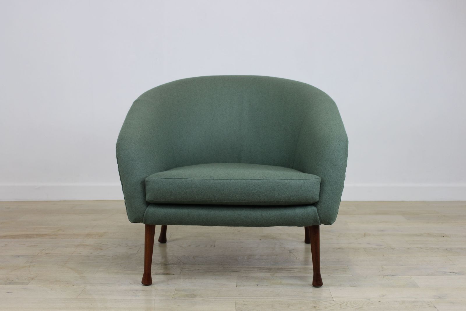 Furniture Guy Rogers Low Back Frisco Bay Single Chair Re Upholstered photo