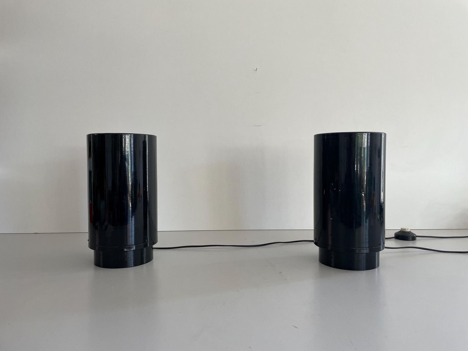 Mid Century Modern Black Metal Pair Of Table Lamps, 1960s, Italy