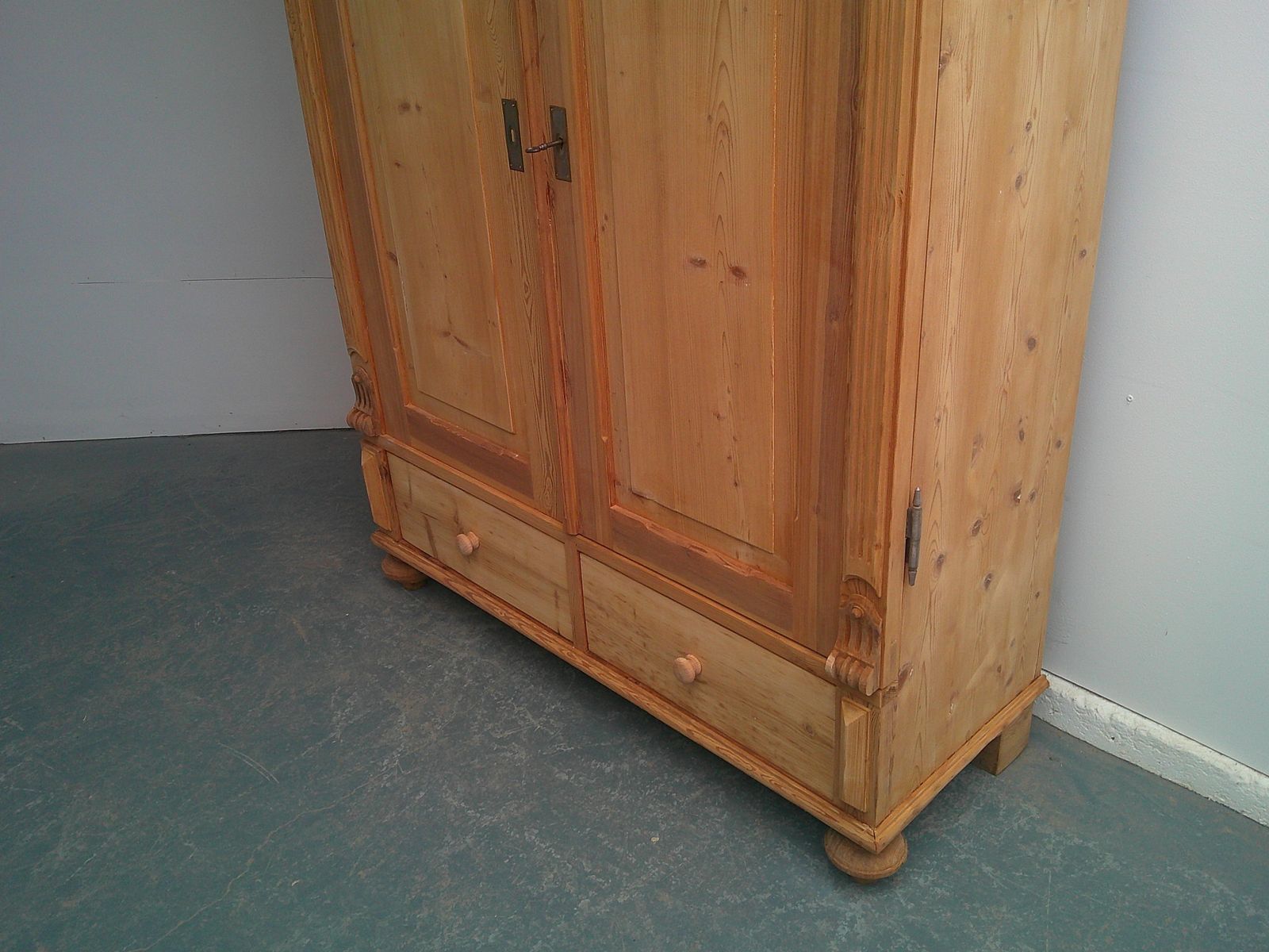 A Rare Georgian  Pine Fitted 1 Piece Cupboard To Wax/Paint photo for sale
