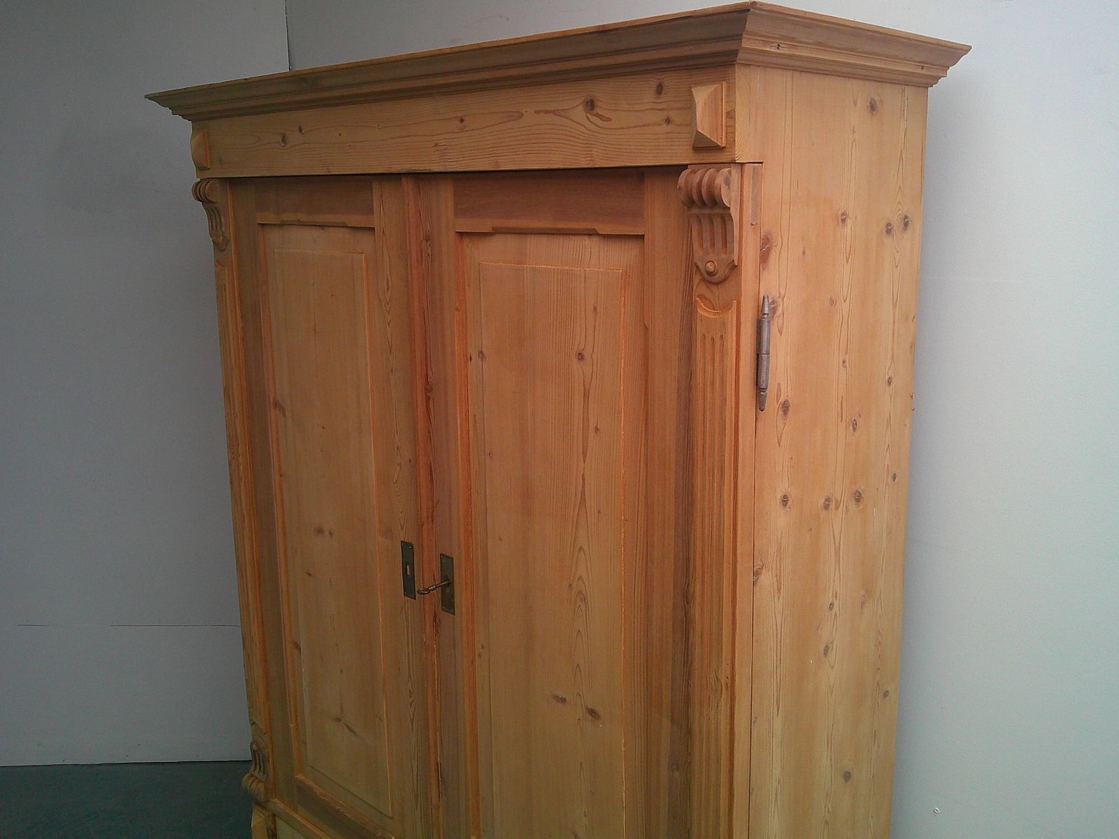 A Rare Georgian  Pine Fitted 1 Piece Cupboard To Wax/Paint photo vintage