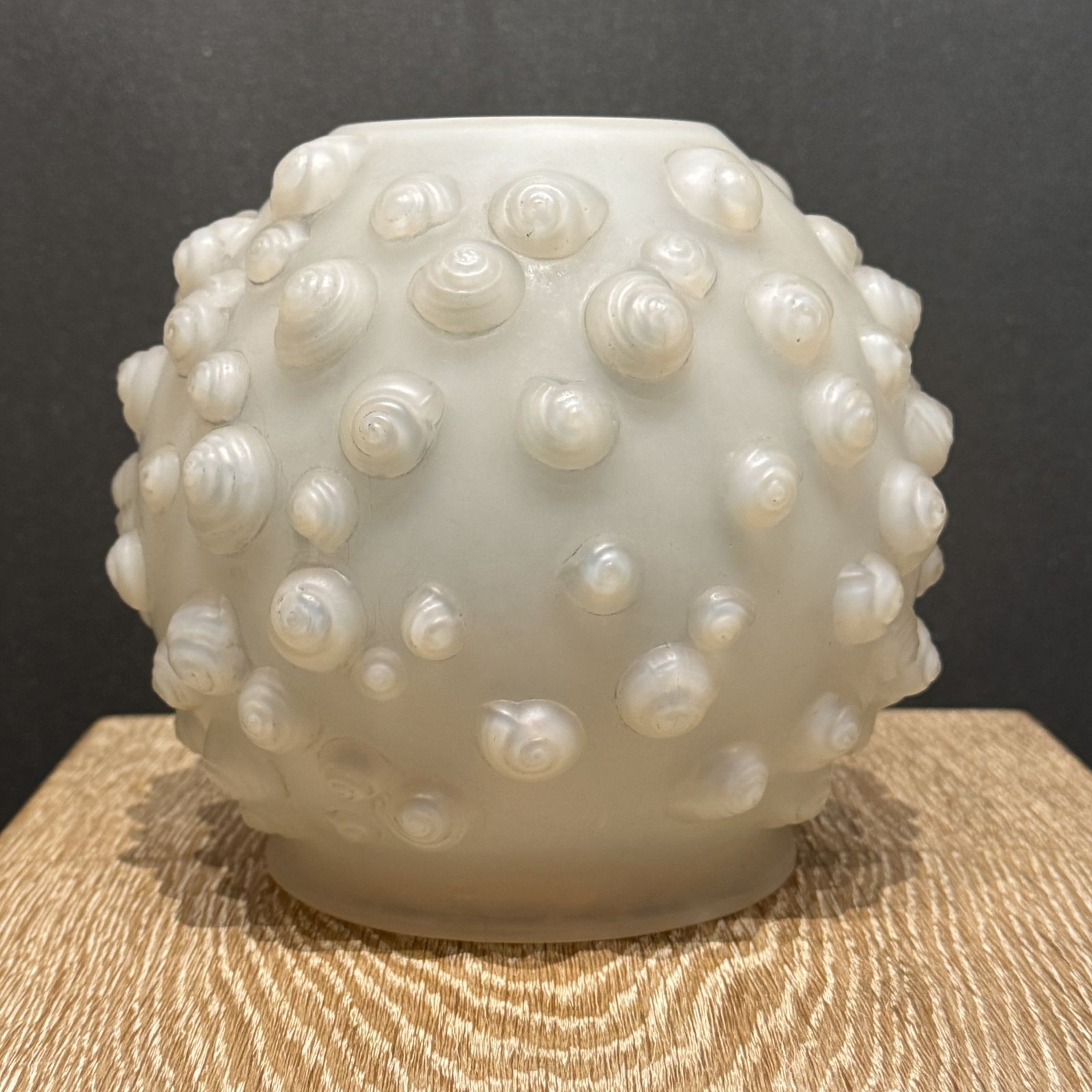 photo vintage A R.Lalique Palissy Opalescent Glass Vase