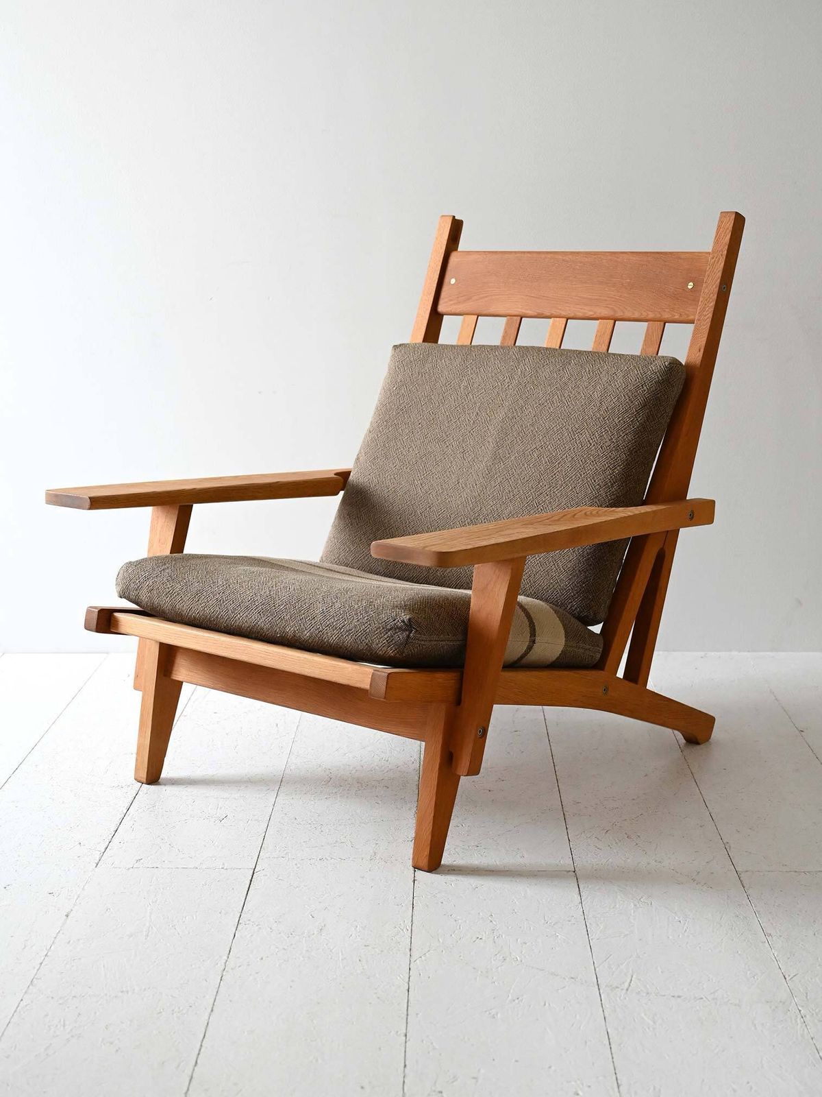 Hans Wegner Ge 375 Armchair With Footrest photo 4220.0