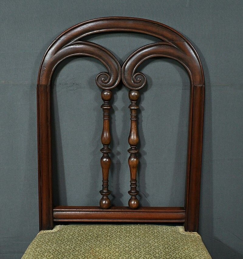 Pair Of Mahogany Chairs, Restoration Period – Part 1 Of The 19th Century photo 610.0