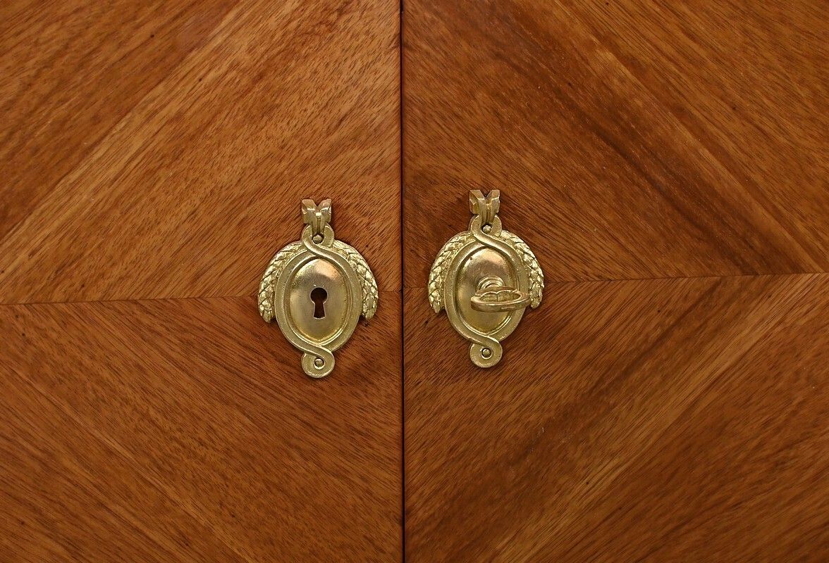 photo vintage Marquetry Display Cabinet, Louis XVI Style – 2nd Part Of The 19th Century