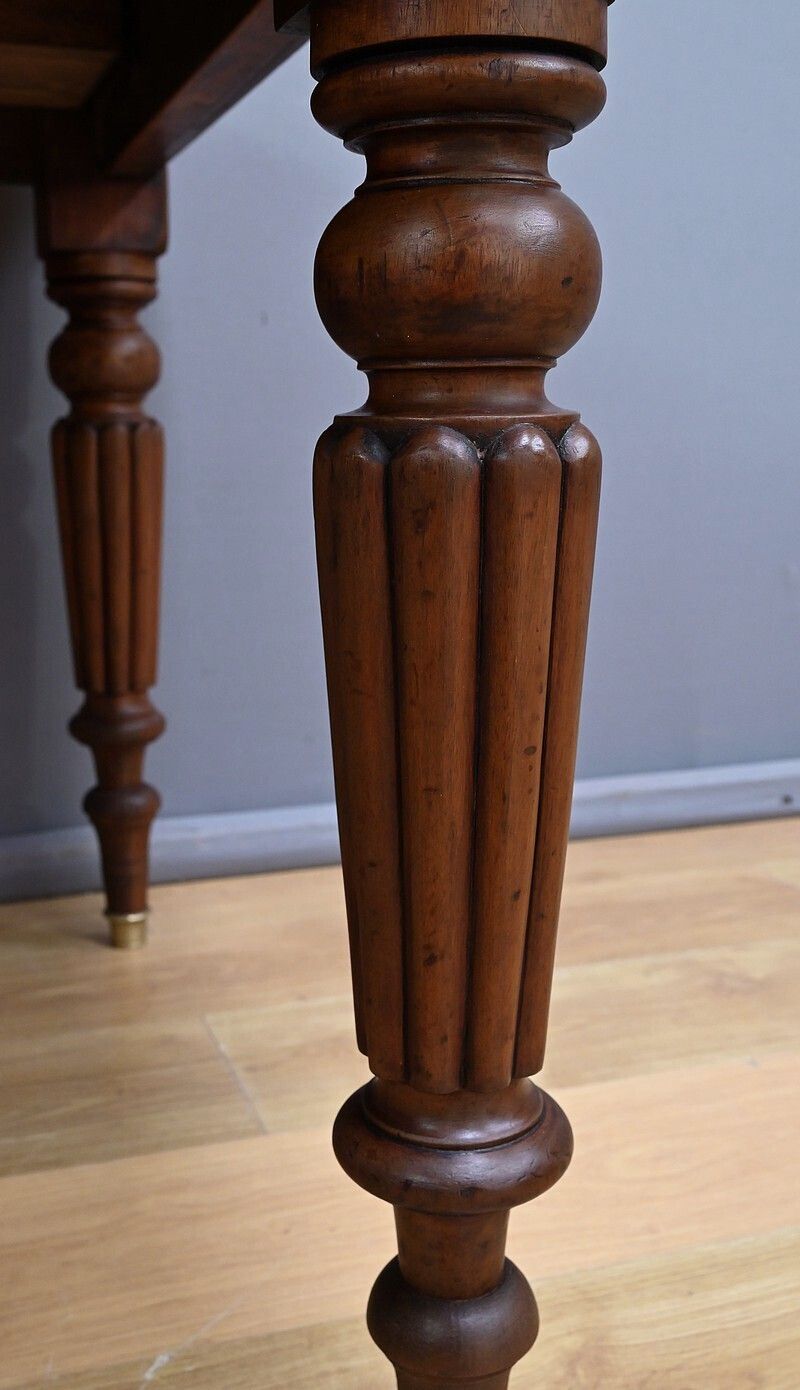 photo for sale Victorian Mahogany Extending Table, England – Part 2 Of The 19th Century