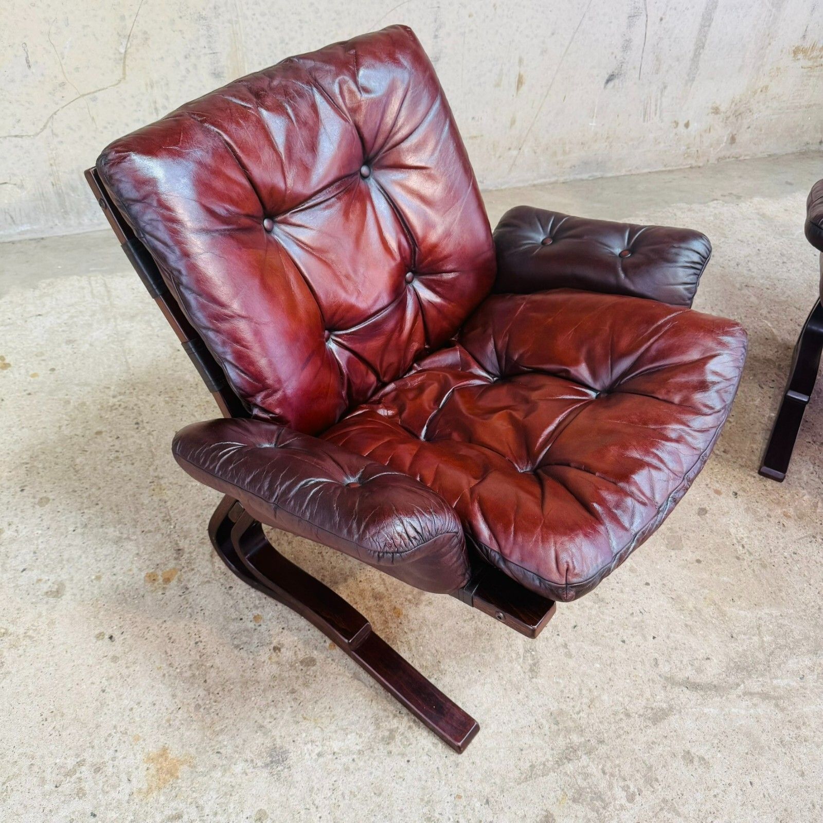 Pair Of Original 1970s Danish ‘Skyline’ Brown Leather Armchairs By Hove Møbler photo vintage