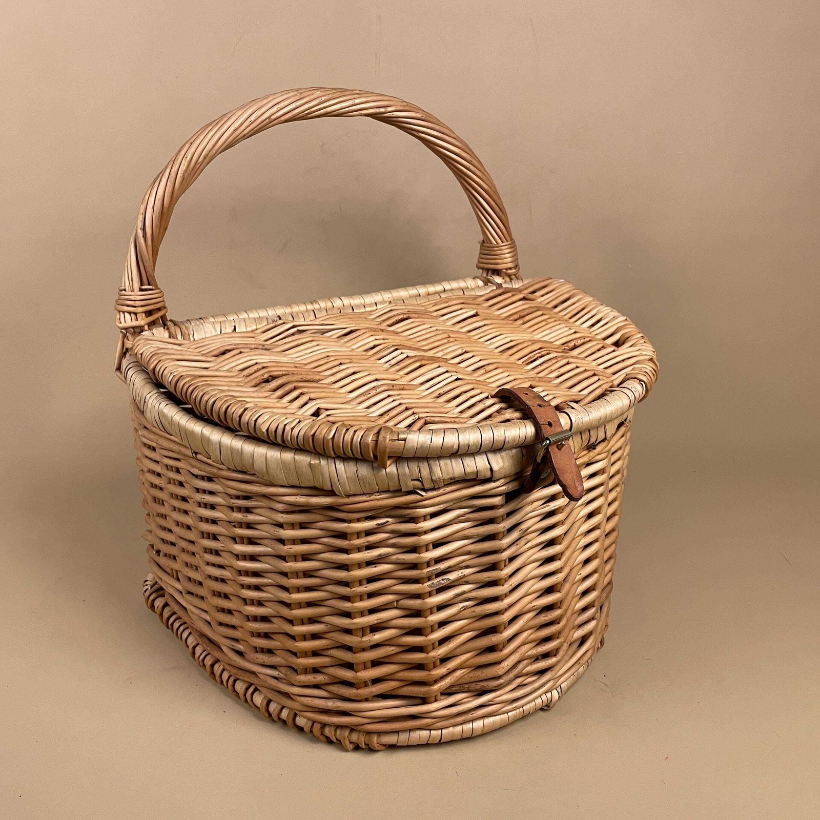 Vintage Semi Circle Basket Woven Wicker Hamper Picnic Basket Lid Buckle Closure Handle Cottage Farmhouse Decorative Half Circle Round photo furniture