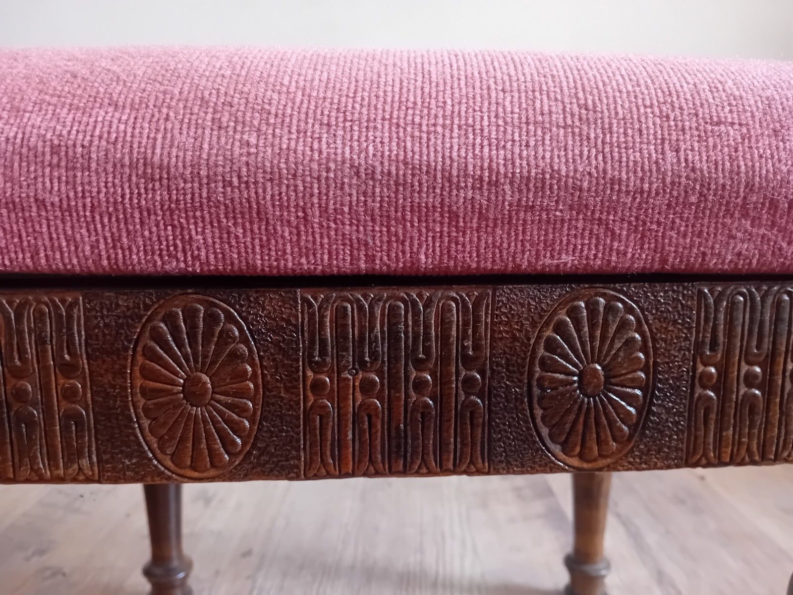 Beautiful Antique Victorian Carved Mahogany Footstool /Stool photo for sale