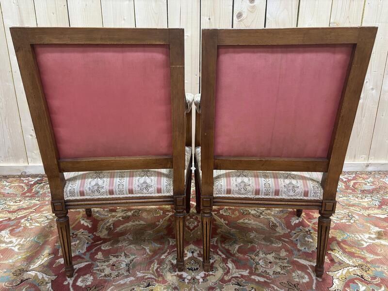Paire De Fauteuils à La Reine De Style Louis XVI photo 370.0
