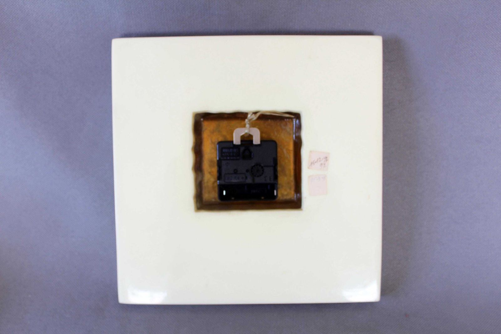 Vintage Frans Wandklokje Vedette Transistor, Bijzonder Resineklokje, Batterijwerking, Insecten, Vlinder En Gedroogde Bloemen, Werkt, Retro Mid Century Modern photo buy