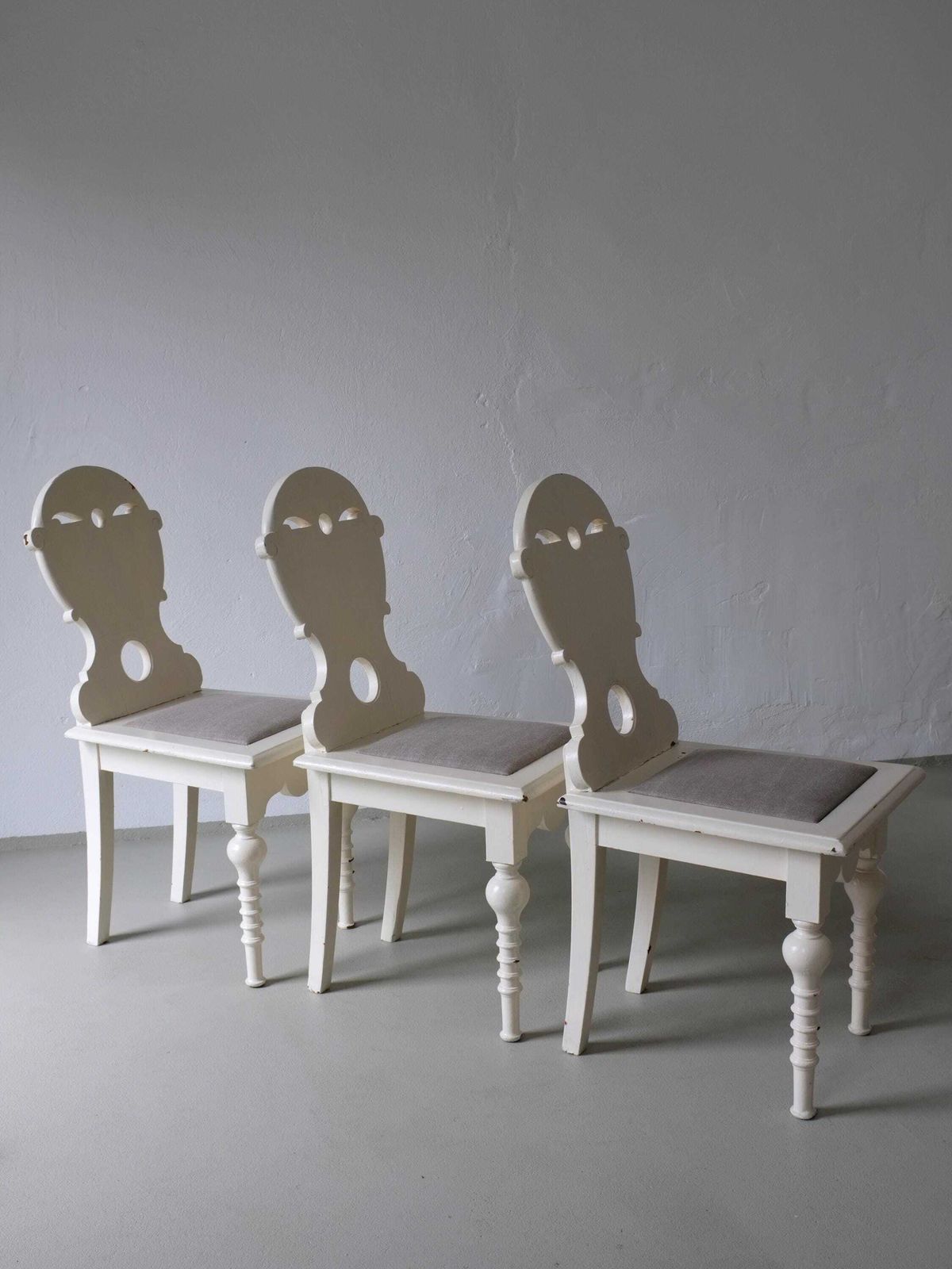 Swedish Folk White Painted Chair | 1of 3 | 1920s photo vinterior