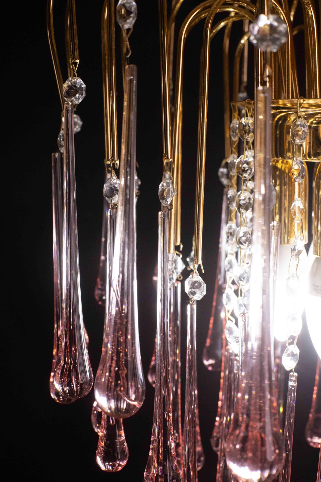 photo furniture Lady Michelle, Large Size Pink Drops Murano Glass And Crystal Chandelier, 1980s