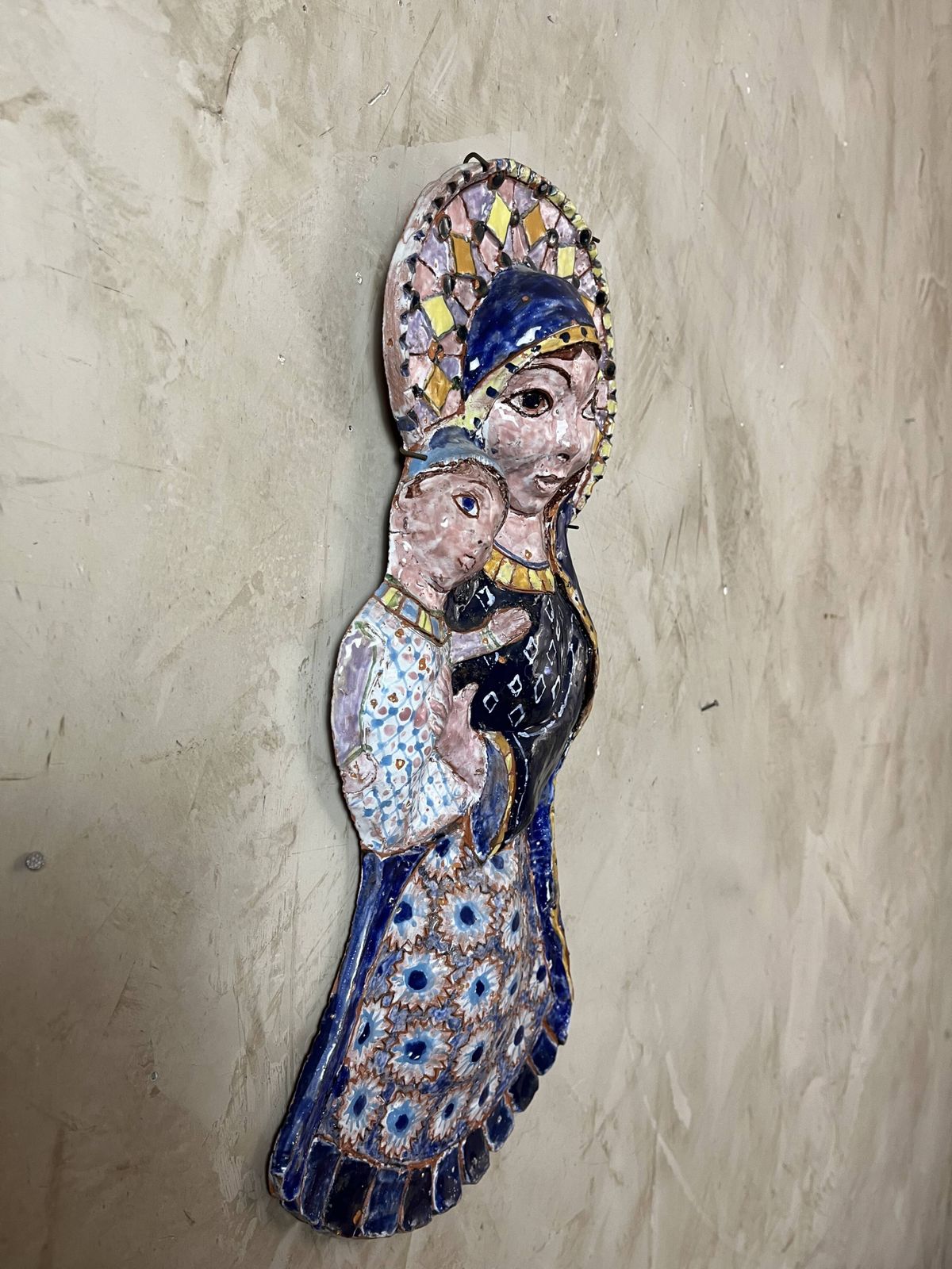 Decorative Ceramic Statue photo vinterior